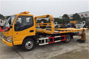 定海哪里有拖车服务